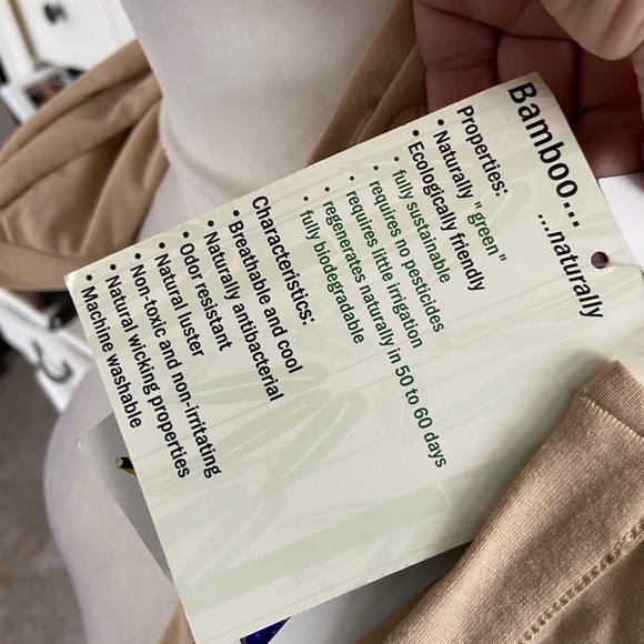 Chloe Angus - Picture 7 of 8